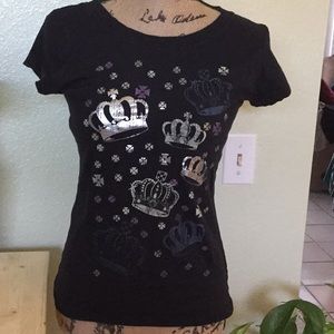 Black tee w/crown decor